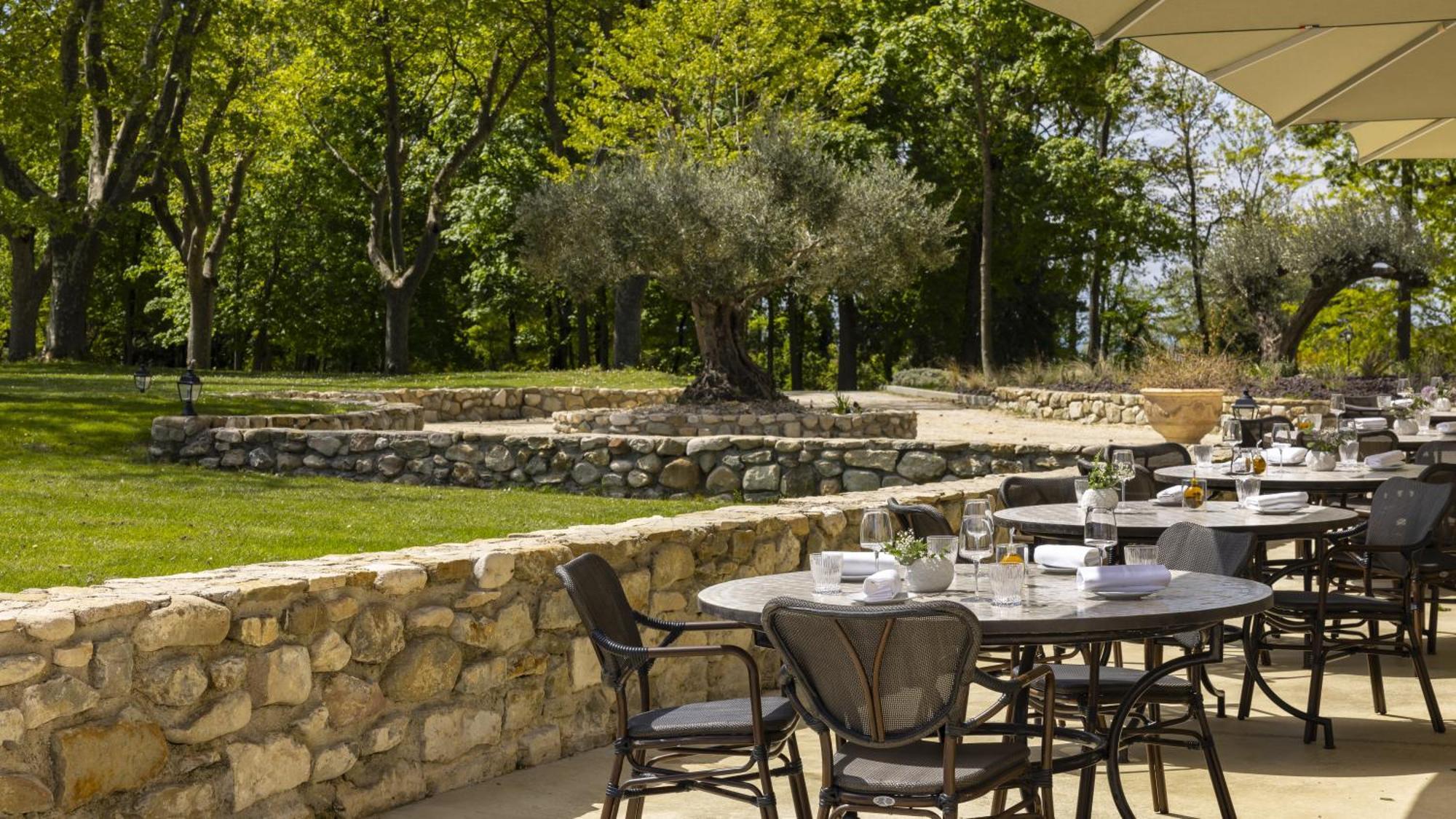 Château Les Oliviers de Salettes Charols Exterior foto