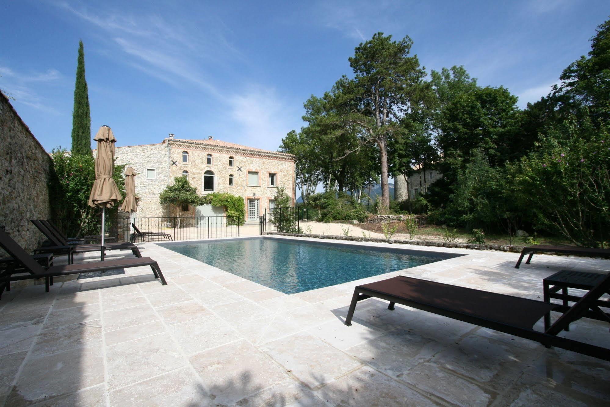 Château Les Oliviers de Salettes Charols Exterior foto